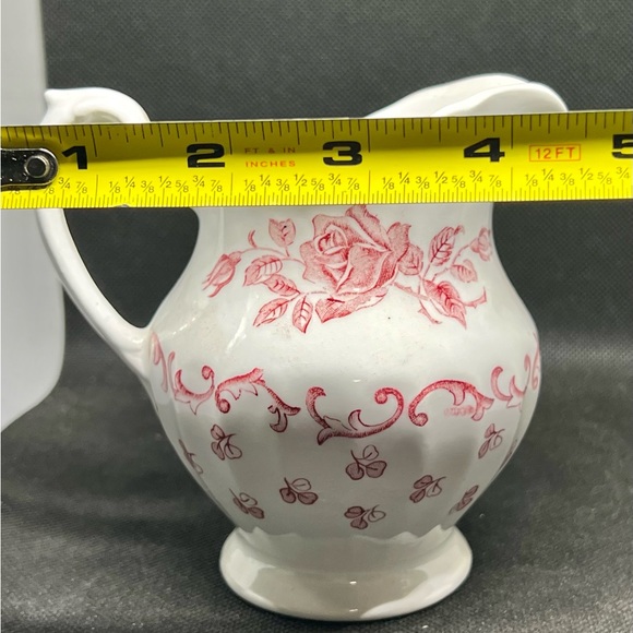 J.& G 
MEAKIN
ENGLAND
Classic White Red/Pink Rose pattern - Picture 2 of 5